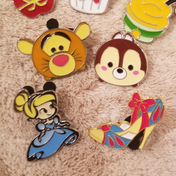 Set of 7 Disney Trading pins. Never used or traded - Picture 3 of 3